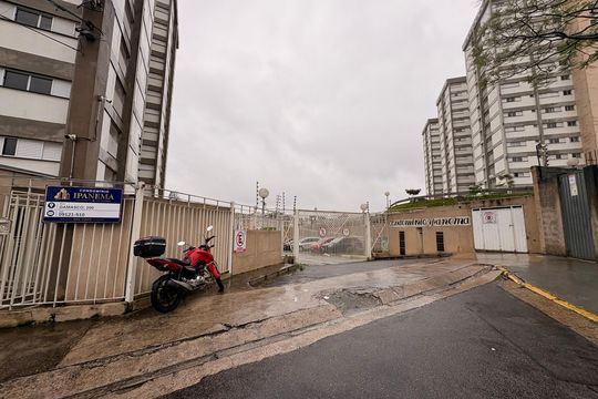 Fachada  de apartamento para alugar com 2 quartos, 60m² em Jardim Ipanema, Santo André