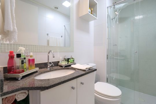 Banheiro  de apartamento para alugar com 1 quarto, 31m² em Água Branca, São Paulo