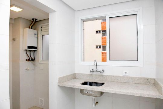 Cozinha + Área de Serviço de apartamento para alugar com 1 quarto, 50m² em Petrópolis, Porto Alegre