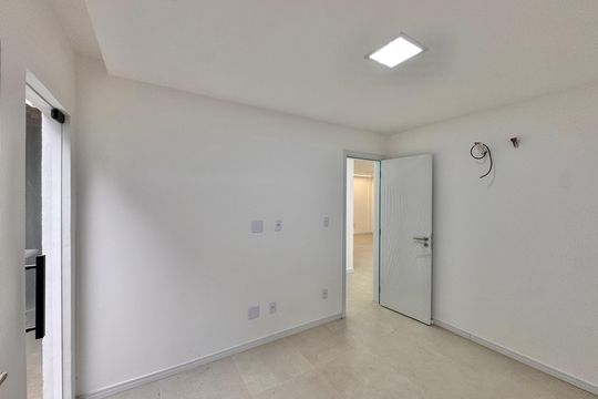 Quarto de apartamento à venda com 4 quartos, 220m² em Vargem Pequena, Rio de Janeiro