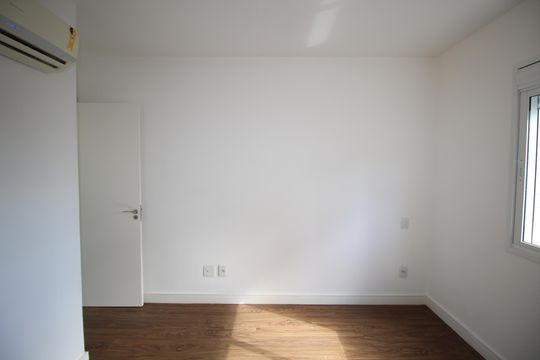 Quarto 1 de apartamento para alugar com 1 quarto, 50m² em Petrópolis, Porto Alegre