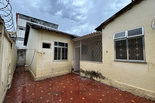 Quintal de casa à venda com 2 quartos, 90m² em Praça Seca, Rio de Janeiro