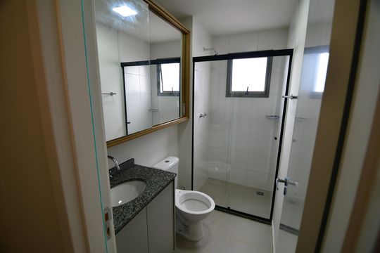 Banheiro Suíte de apartamento para alugar com 3 quartos, 66m² em Mansões Santo Antônio, Campinas