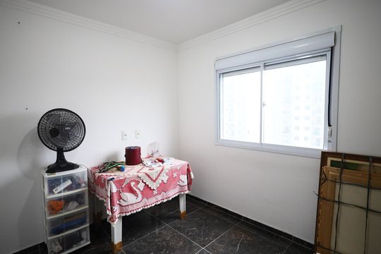 Quarto 1 de apartamento para alugar com 2 quartos, 50m² em Jardim Roberto, Osasco