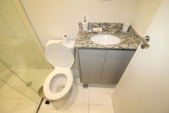 Banheiro de kitnet/studio para alugar com 1 quarto, 25m² em Jardim São Paulo, São Paulo