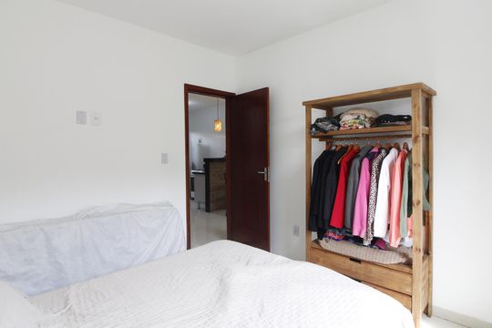 Quarto 1 de casa de condomínio para alugar com 2 quartos, 50m² em Foguete, Cabo Frio