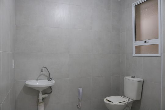 Banheiro de apartamento para alugar com 1 quarto, 35m² em Barra Funda, São Paulo