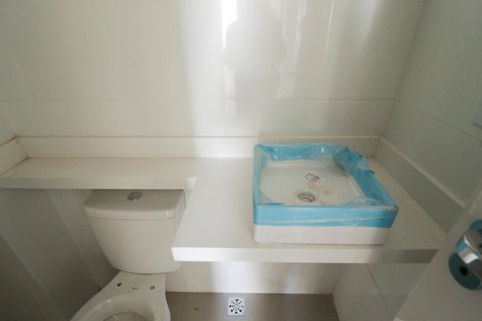Banheiro Social de apartamento à venda com 2 quartos, 61m² em Jardim Sao Miguel, São Paulo