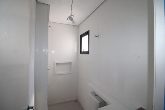 Banheiro de apartamento à venda com 2 quartos, 53m² em Jardim Sao Miguel, São Paulo