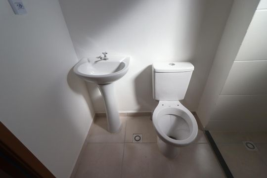 Banheiro de apartamento para alugar com 2 quartos, 47m² em Parque Residencial Candido Portinari, Ribeirão Preto