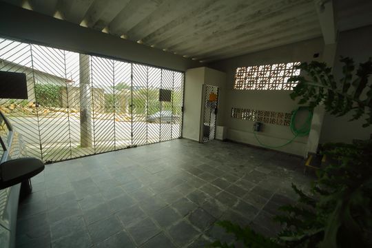 Garagem  de casa à venda com 3 quartos, 185m² em Alves Dias, São Bernardo do Campo