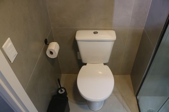 Banheiro de kitnet/studio para alugar com 1 quarto, 25m² em Perdizes, São Paulo