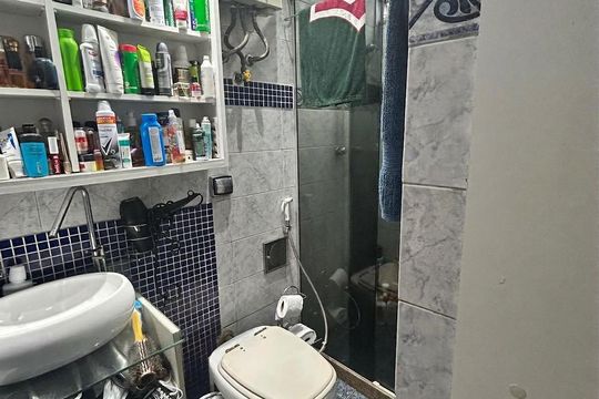 Banheiro de apartamento à venda com 3 quartos, 100m² em Copacabana, Rio de Janeiro