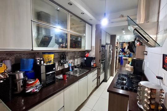 Cozinha de apartamento à venda com 3 quartos, 100m² em Copacabana, Rio de Janeiro
