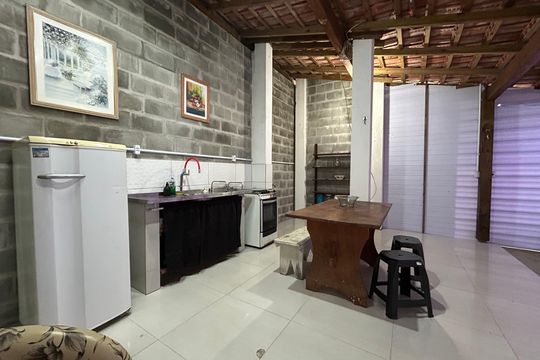 Sala /Cozinha de casa para alugar com 2 quartos, 20m² em Campeche Leste, Florianópolis