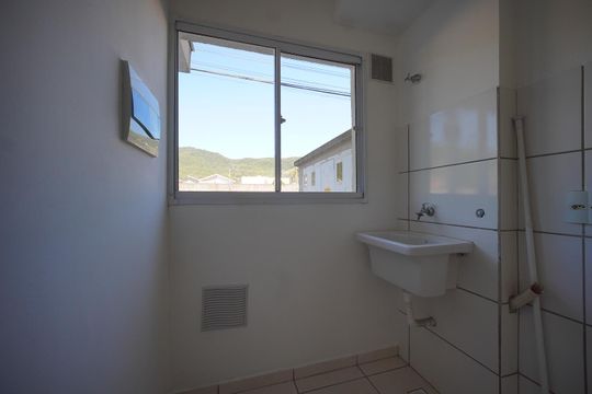 Área de Serviço  de apartamento para alugar com 1 quarto, 49m² em Vargem do Bom Jesus, Florianópolis