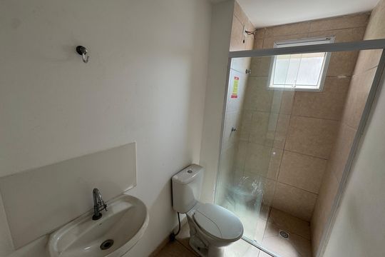 Banheiro de apartamento à venda com 2 quartos, 38m² em Santa Maria, Osasco