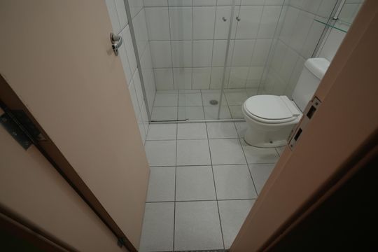 Banheiro Social de apartamento para alugar com 2 quartos, 68m² em Vila Valparaíso, Santo André