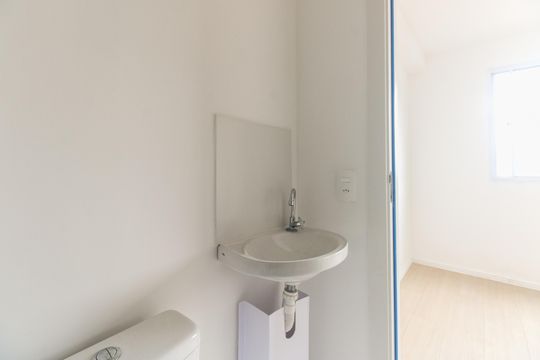 Banheiro  de kitnet/studio à venda com 1 quarto, 17m² em Vila Aricanduva, São Paulo