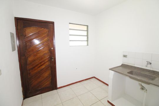 Cozinha de casa para alugar com 2 quartos, 85m² em Conjunto Residencial Trinta E Um de Marco, São José dos Campos