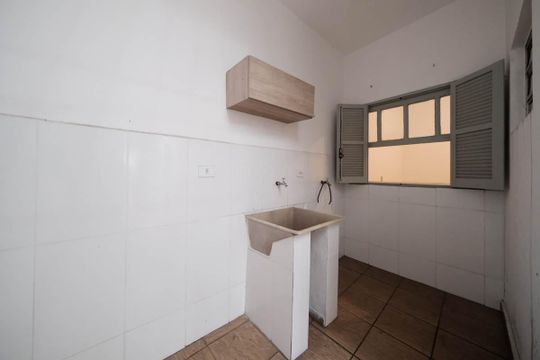 Área de Serviço de casa para alugar com 2 quartos, 160m² em Jardim Ponte Rasa, São Paulo