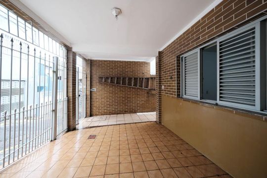 Garagem de casa para alugar com 2 quartos, 160m² em Jardim Ponte Rasa, São Paulo