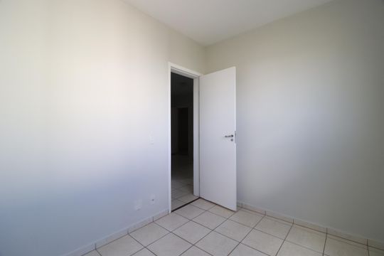 Quarto 2 de apartamento para alugar com 2 quartos, 49m² em Shopping Park, Uberlândia