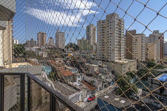 sacada na sala_3 de apartamento à venda com 3 quartos, 104m² em Vila Gumercindo, São Paulo