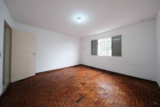 Quarto 1 de casa para alugar com 1 quarto, 160m² em Jardim Ponte Rasa, São Paulo