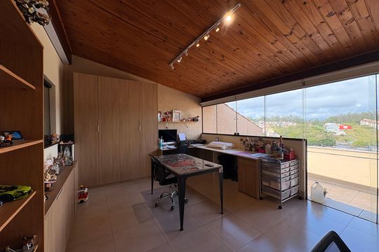 Escritório de casa à venda com 2 quartos, 203m² em Cidade São Jorge, Santo André