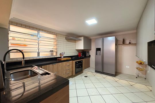 Cozinha de casa à venda com 2 quartos, 203m² em Cidade São Jorge, Santo André