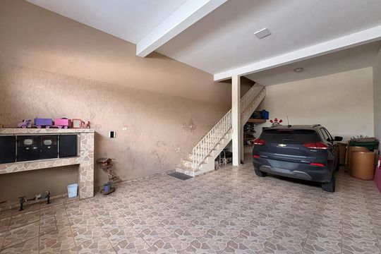 Garagem de casa à venda com 2 quartos, 203m² em Cidade São Jorge, Santo André