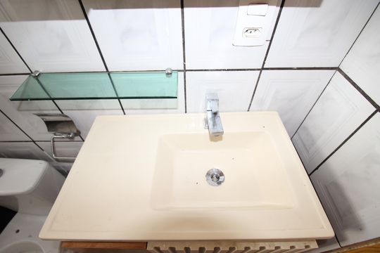 Banheiro de apartamento para alugar com 2 quartos, 43m² em Conjunto Habitacional Santa Etelvina Ii, São Paulo