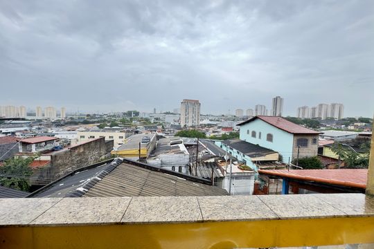 Vista sacada quarto 1 de casa para alugar com 3 quartos, 180m² em Vila Augusta, Guarulhos