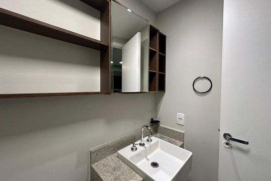 Banheiro Social de apartamento para alugar com 2 quartos, 69m² em Vila Nilva, Barueri