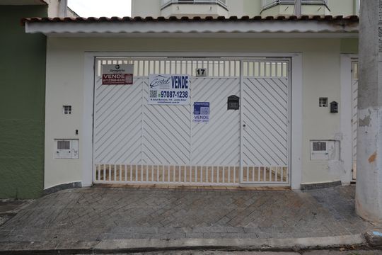 FACHADA  de casa para alugar com 3 quartos, 164m² em Jardim Ester, São Paulo