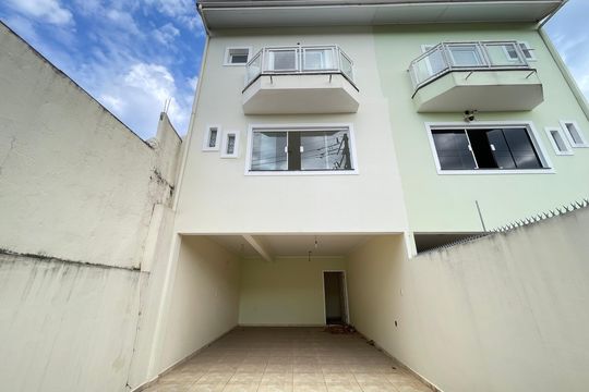 Garagem de casa para alugar com 3 quartos, 164m² em Jardim Ester, São Paulo