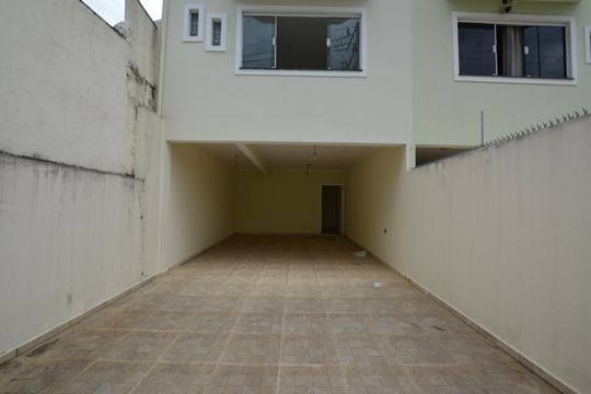 Área externa de casa à venda com 3 quartos, 164m² em Jardim Ester, São Paulo