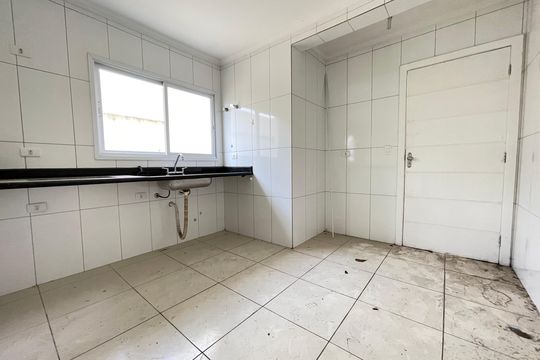 Cozinha de casa para alugar com 3 quartos, 164m² em Jardim Ester, São Paulo