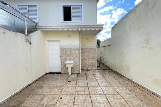 Quintal de casa para alugar com 3 quartos, 164m² em Jardim Ester, São Paulo