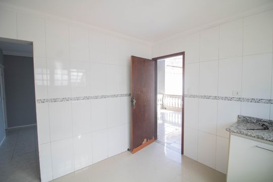 Cozinha de casa para alugar com 1 quarto, 50m² em Vila Espanhola, São Paulo