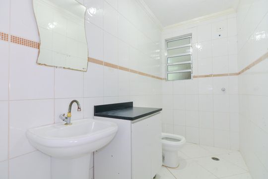 Banheiro de casa para alugar com 2 quartos, 100m² em Jardim Aida, Guarulhos