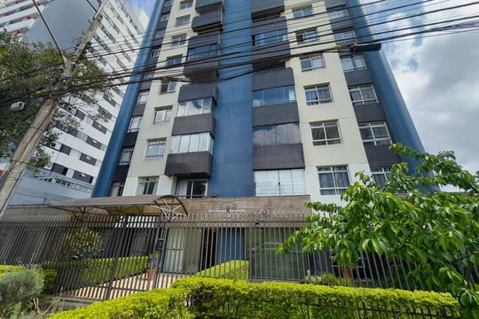 Fachada de apartamento à venda com 2 quartos, 64m² em Cristo Rei, Curitiba