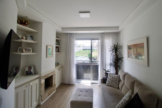 Apartamento à venda com 2 quartos, 64m² em Cristo Rei, Curitiba