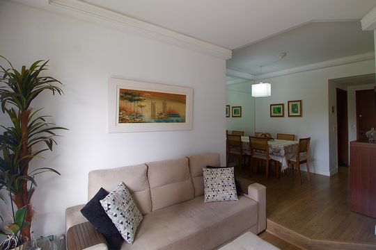 Apartamento à venda com 2 quartos, 64m² em Cristo Rei, Curitiba