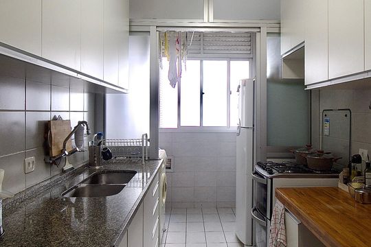 Cozinha de apartamento à venda com 2 quartos, 64m² em Cristo Rei, Curitiba