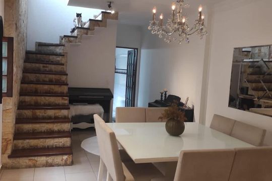 Sala de casa à venda com 3 quartos, 250m² em Taboão, Diadema