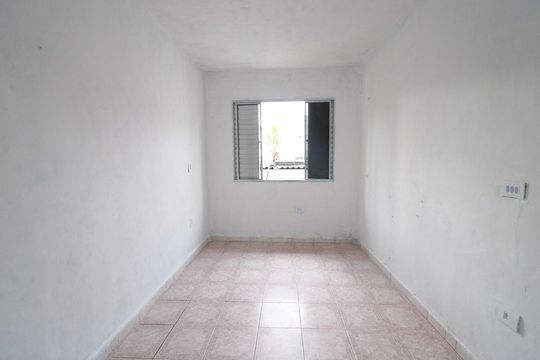 Quarto 1 de casa para alugar com 2 quartos, 64m² em Jardim Lallo, São Paulo