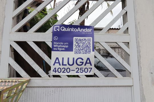 Placa de casa para alugar com 2 quartos, 64m² em Jardim Lallo, São Paulo