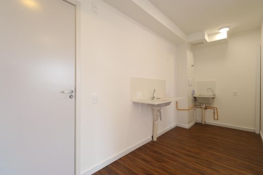 Sala/Cozinha/Área de serviço  de apartamento para alugar com 2 quartos, 32m² em Vila Leopoldina, São Paulo